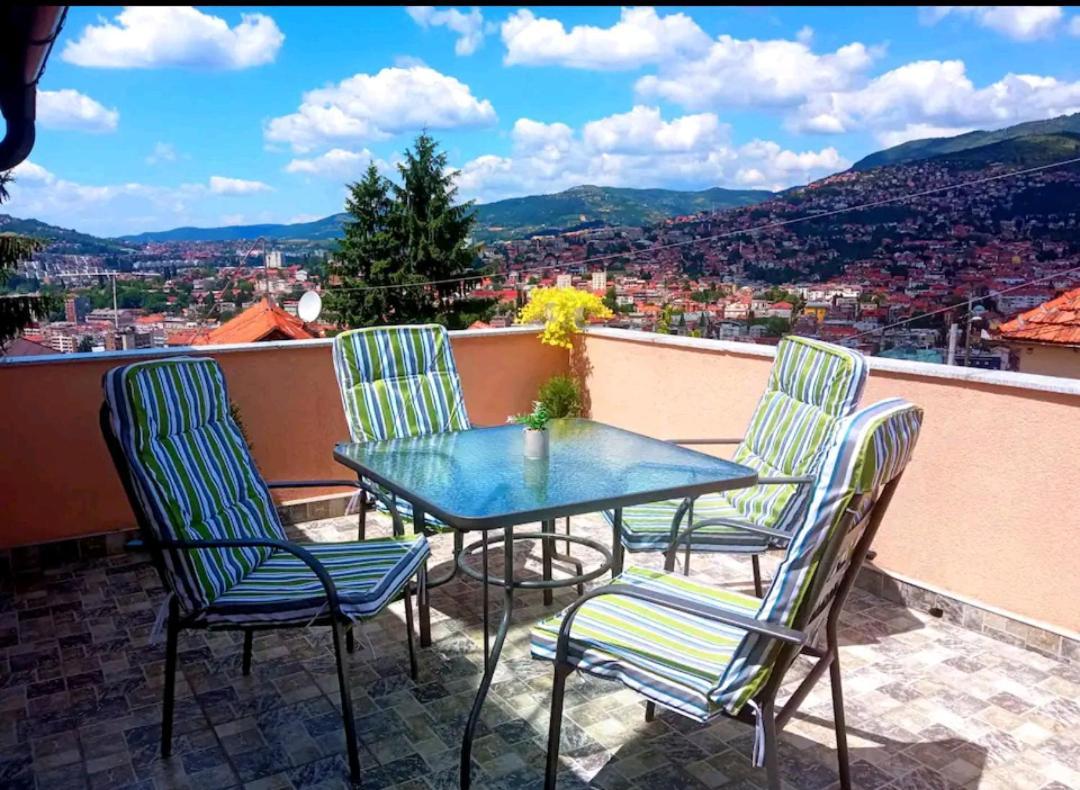 Garden Free Parking Apartment Sarajevo Luaran gambar