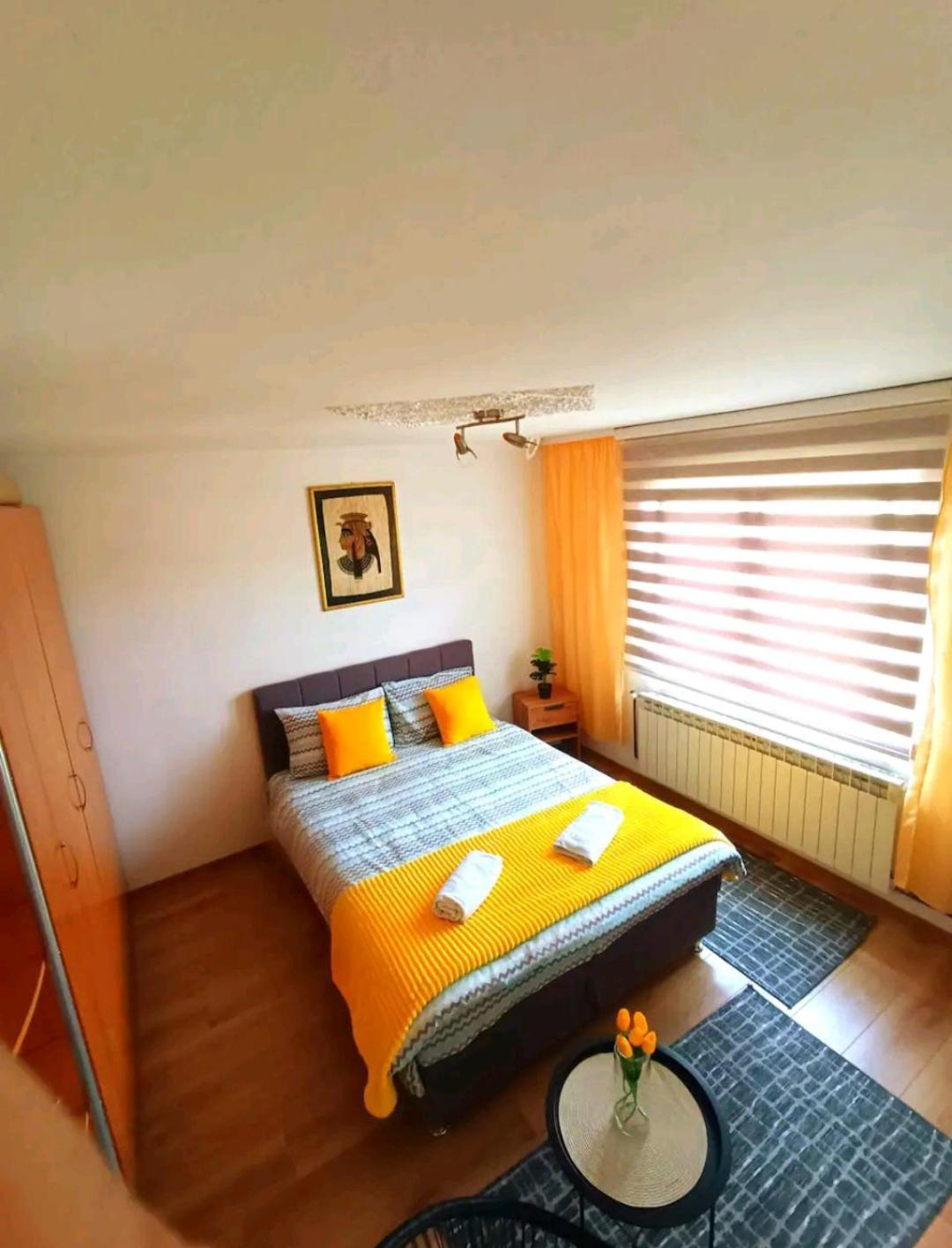Garden Free Parking Apartment Sarajevo Luaran gambar