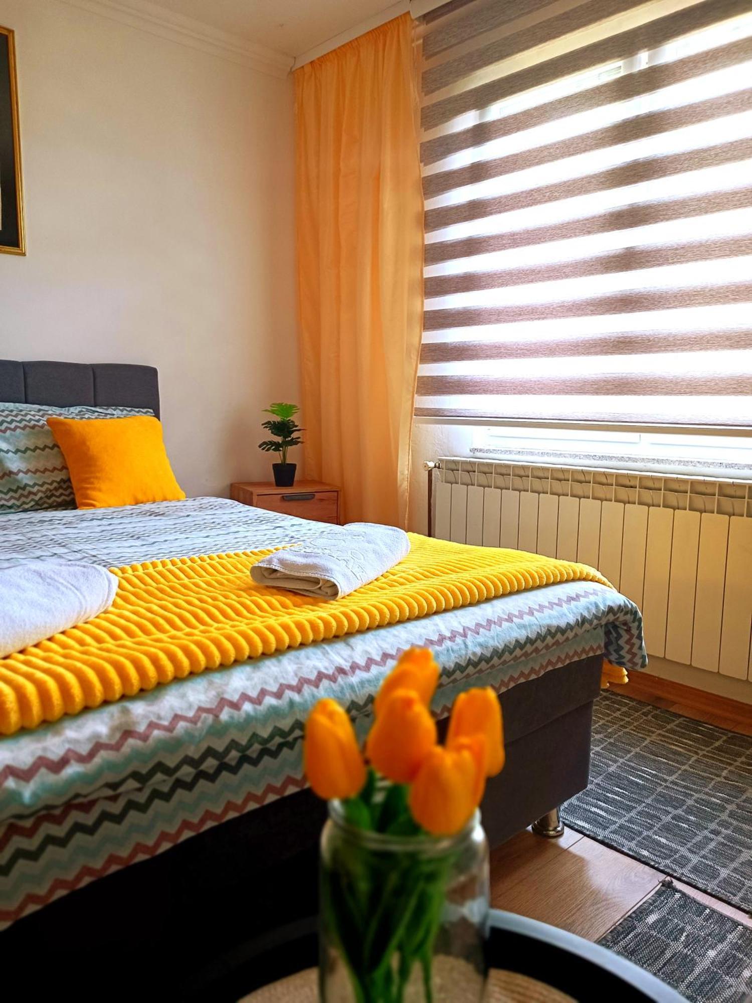 Garden Free Parking Apartment Sarajevo Luaran gambar