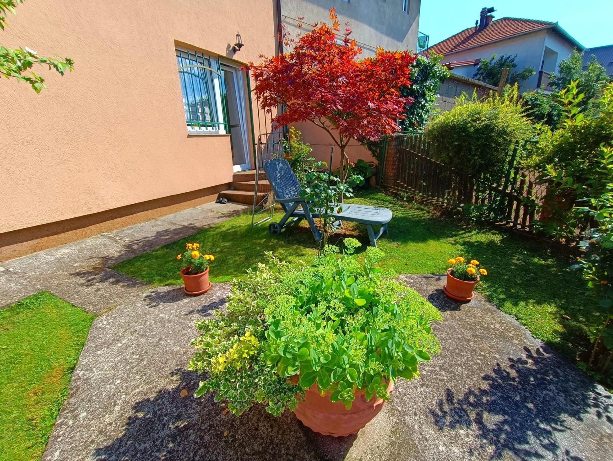 Garden Free Parking Apartment Sarajevo Bilik gambar