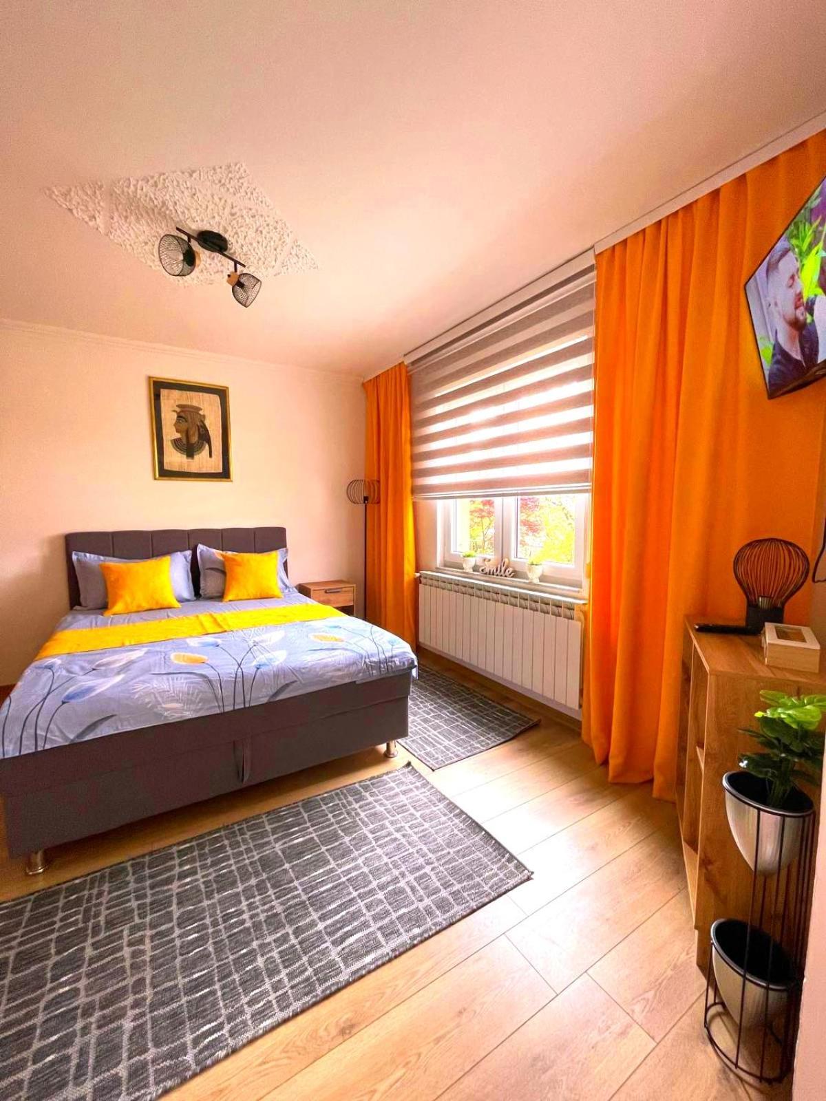Garden Free Parking Apartment Sarajevo Luaran gambar